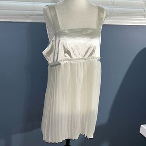 Cream silk like dressy pleated top size XL